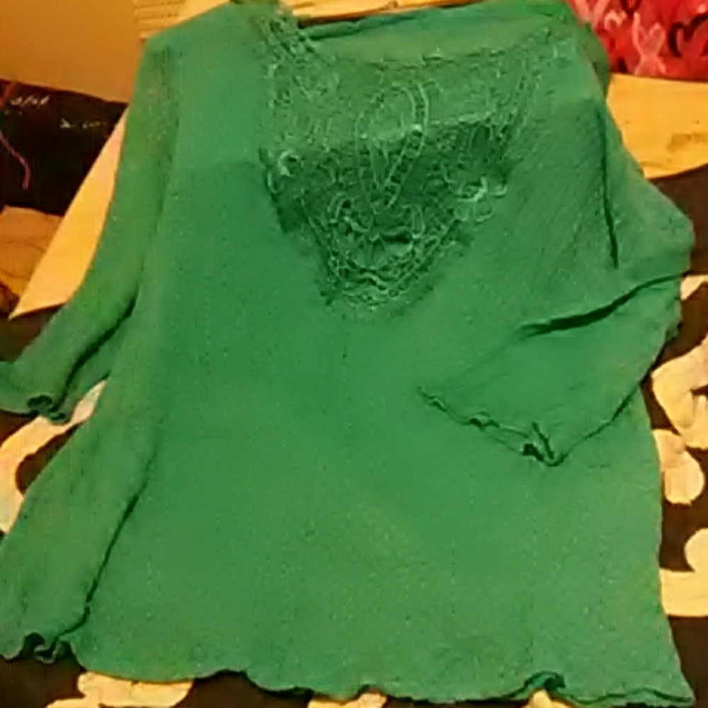 Gorgeous lace back teal 3/4 sleeve top